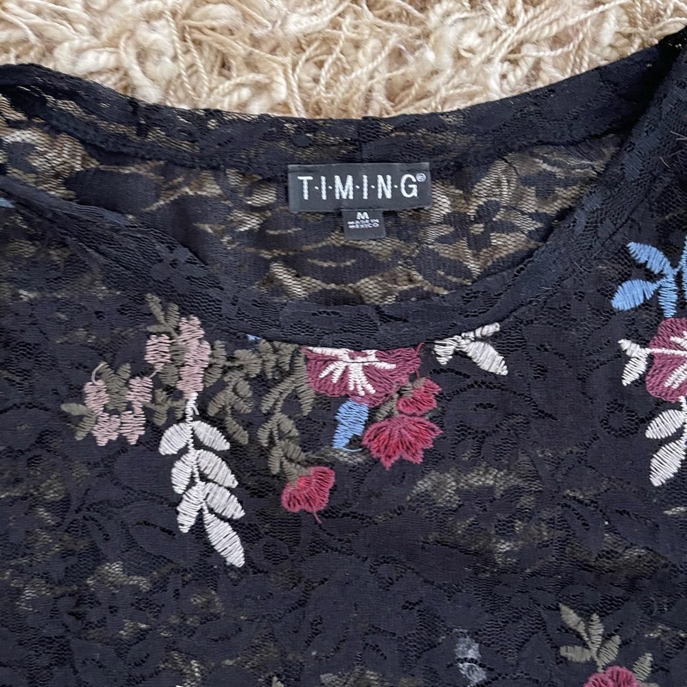 💗Timing Blouse - Picture 3 of 3
